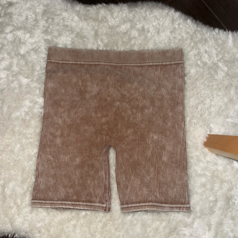 Lenox James ribbed shorts